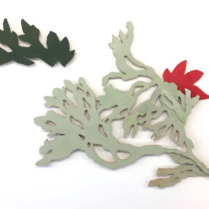 Warrelwier, hout/acrylverf,